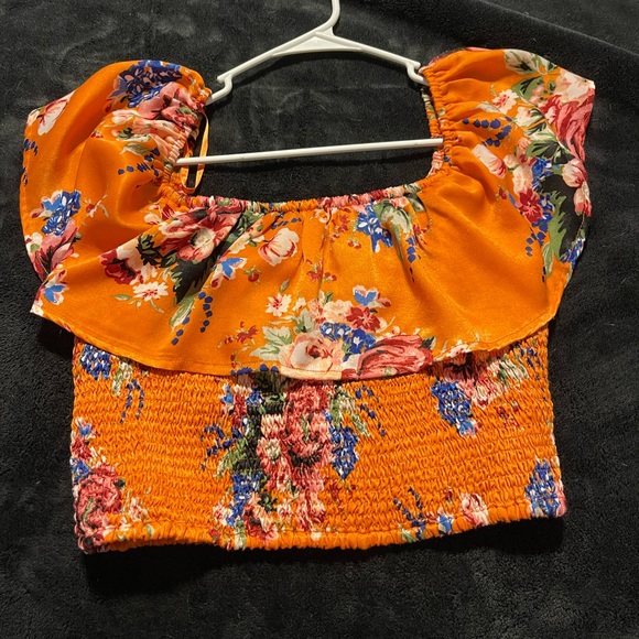 Crop top - Picture 1 of 2